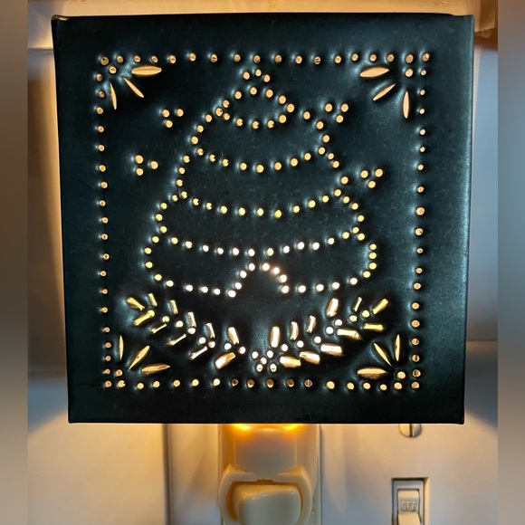 Bee Hive Punched Tin Night Light Country Farmhouse Folk Art w/ On Off Switch - Picture 1 of 7